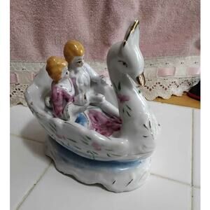 Mid twentieth Century Victorian Mirtex Porcelain